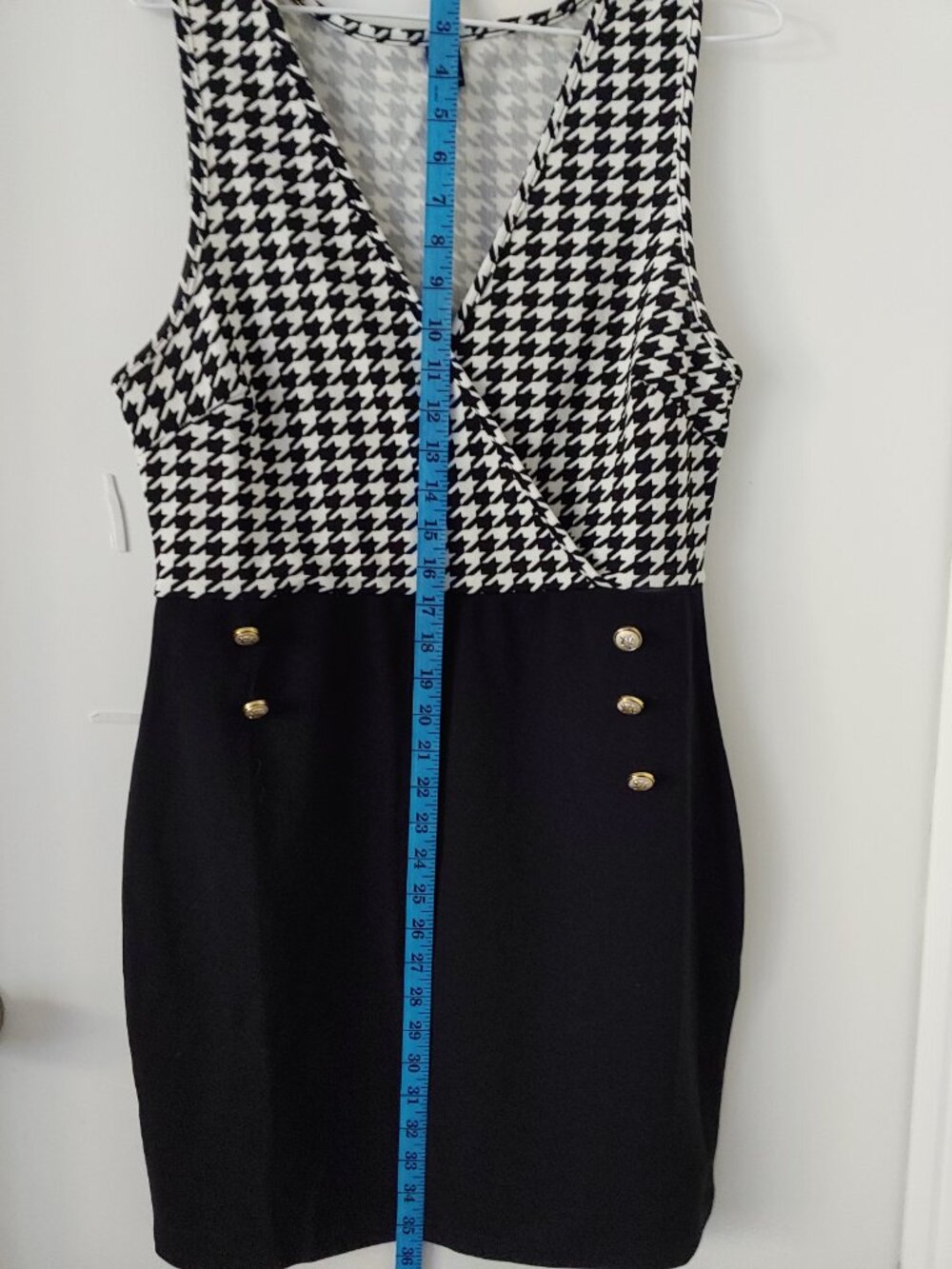 Sleeveless Wrap-Style Dresses | Size M